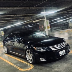 LS600hL 中期UZ 5人 黒