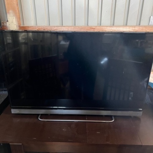 ① REGZA レグザ　テレビ　東芝　TOSHIBA 液晶カラーテレビ　40V 2016年製　リモコンと電源コードなし