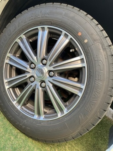 新品同様スタッドレス（値段交渉あり）