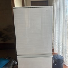 ほぼ新品冷凍庫