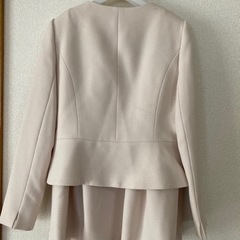 《値下げ》スーツ２点セットとパンプスの画像
