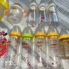 哺乳瓶、マグ、ミニーおしゃぶりの画像