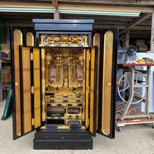 【お取引成立しました】【中古品】仏壇 キズあり サイドにネーム入り