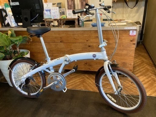 【FIAT チェーン新品！】アルミフレーム　7段変速　20インチ折りたたみ自転車　ホワイト