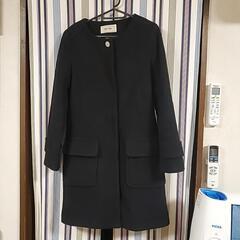 黒膝丈コート