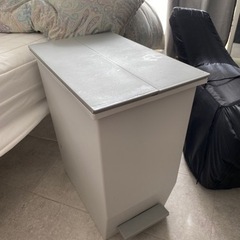ゴミ箱　45l ペダル式