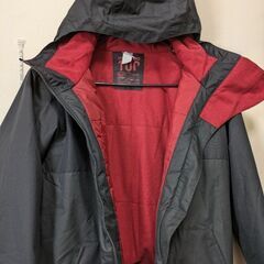 腰回り手首周り冷気をシャットアウト出来るようになってます。