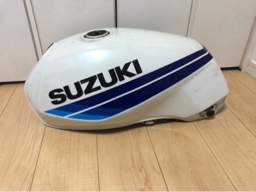 gsx250e gsx400e タンク　テールカウル　テールランプ