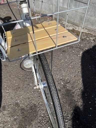 27㌅　自転車　DACCARAT CRUZE　前カゴ、サドル、後輪、交換済み