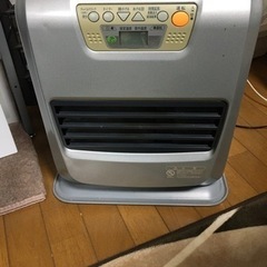 09年製　石油ファンヒーター