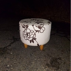 布張りスツールの画像