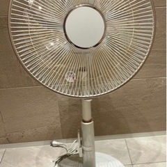 美品　扇風機 DCモーター搭載　ユアサリビングDCファン