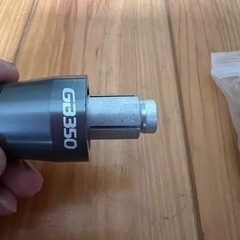 バイクハンドル横の部品の画像