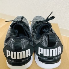 PUMA スニーカーの画像