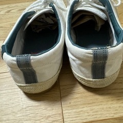 ラコステのスニーカーの画像