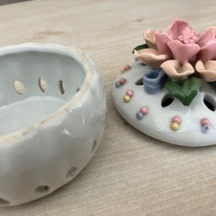 レトロな花柄小物入れの画像