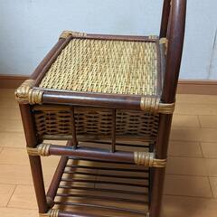籐家具　小さい棚　置き物の画像