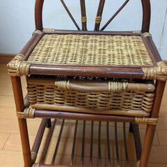 籐家具　小さい棚　置き物