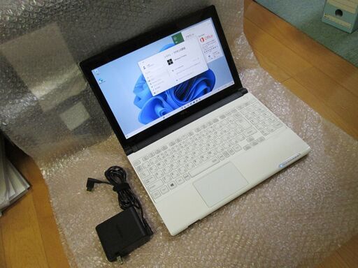 ⑲NEC Lavie Core i7 バッテリー残時間表示14時間超 1600×900液晶 Windows11 Pro / Office 2016 Professional インストール済（ライセンス認証済）13.3インチ ノートPC