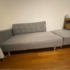 オットマン付きソファの画像