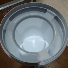 おむつが捨てられる置物の画像