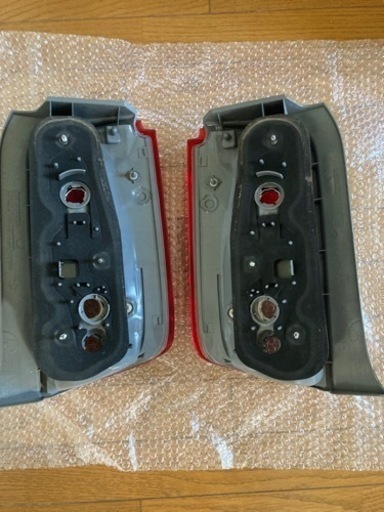 トヨタ　ルミオンUS純正テール
