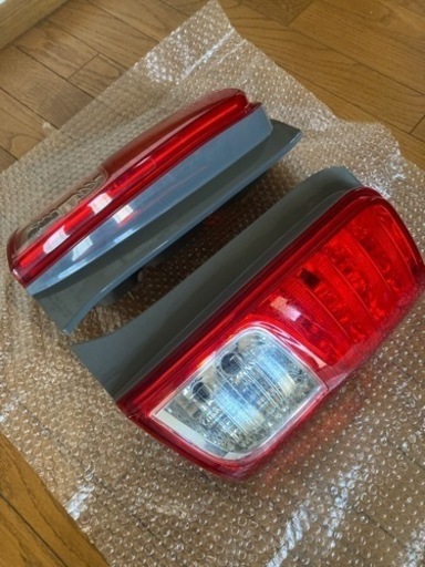 トヨタ　ルミオンUS純正テール