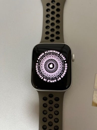 Apple Watch SE2 44mm + Apple nike grey oilve straps