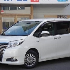 フリップダウン付き！置くだけ充電も！トヨタ　エスクァイア【自社ロ...