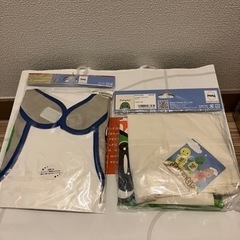 恐竜ベビースタイとエコバッグの画像