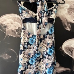 ほぼ新品！ワンピース水着　ラッシュガードとセットでセット割りの画像