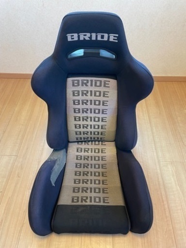 ブリット　セミバケ