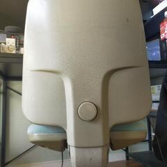 オフィスチェア　オカムラ　OKAMURA　キャスター付きの画像