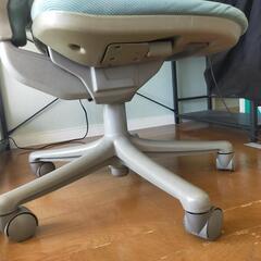 オフィスチェア　オカムラ　OKAMURA　キャスター付きの画像