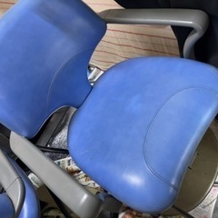 2/25まで出品 ヘアサロン 昇降機能付き椅子 2脚