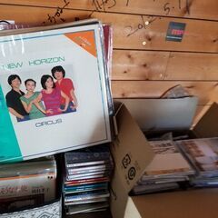 昔のレコードやアルバムやCD 100以上有ります