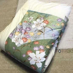 2    クリーニング済み　掛け布団シングル　薄手　