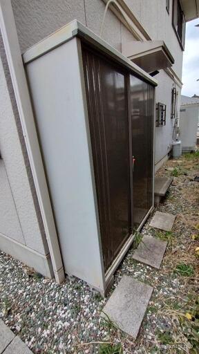 引っ越しが近いため値引きします！ガーデン収納庫　タクボ収納庫JB175AT