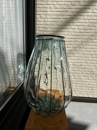 ガラス製の大きめの花瓶