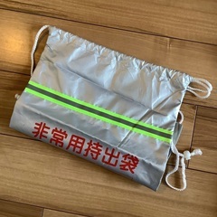 園生幼稚園　保育用品　3年間利用(お道具箱その他)、ポロシャツ、靴袋　スモック2点の価格　まとめ売りの画像