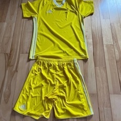 サッカーユニフォーム　Mサイズ　上下セット　フットサル　メンズ　adidas アディダスの画像