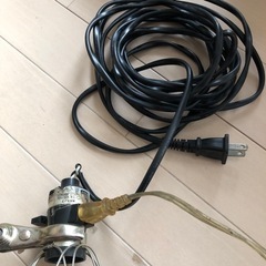 電球クリップ付照明器具2個　1個はコンセントメス付きで延長可タイプの画像