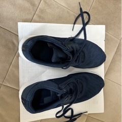 やり取り中【引き取り希望】Reebok ランニングシューズ25.5㎝