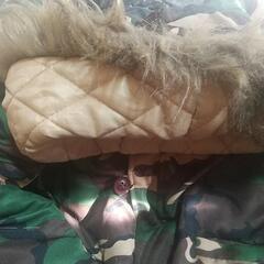 迷彩柄ダウンの画像