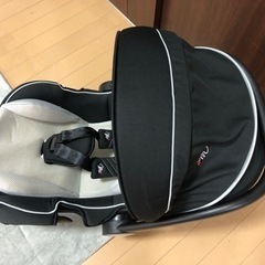 取引中【美品】新生児チャイルドシートマムズキャリーブライト3