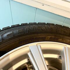 ホイール付きスタッドレスタイヤ4本セット　215/60R16の画像