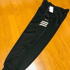スポーティーアパレル