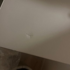 IKEAテーブルと椅子2脚の画像