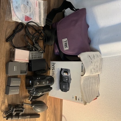 ビデオカメラ、ムービーカメラ Canon  HV30