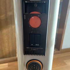 引取限定　DeLonghi デロンギオイルヒーター 310912TEの画像